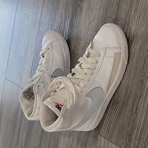 Grade School Nike Blazer Mid '77
